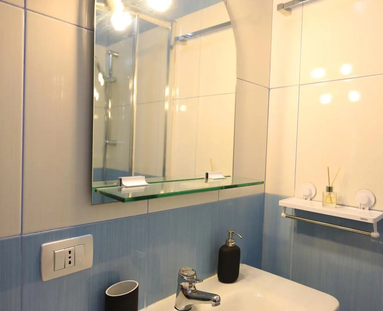 Inner City Hub Vlore Apartment