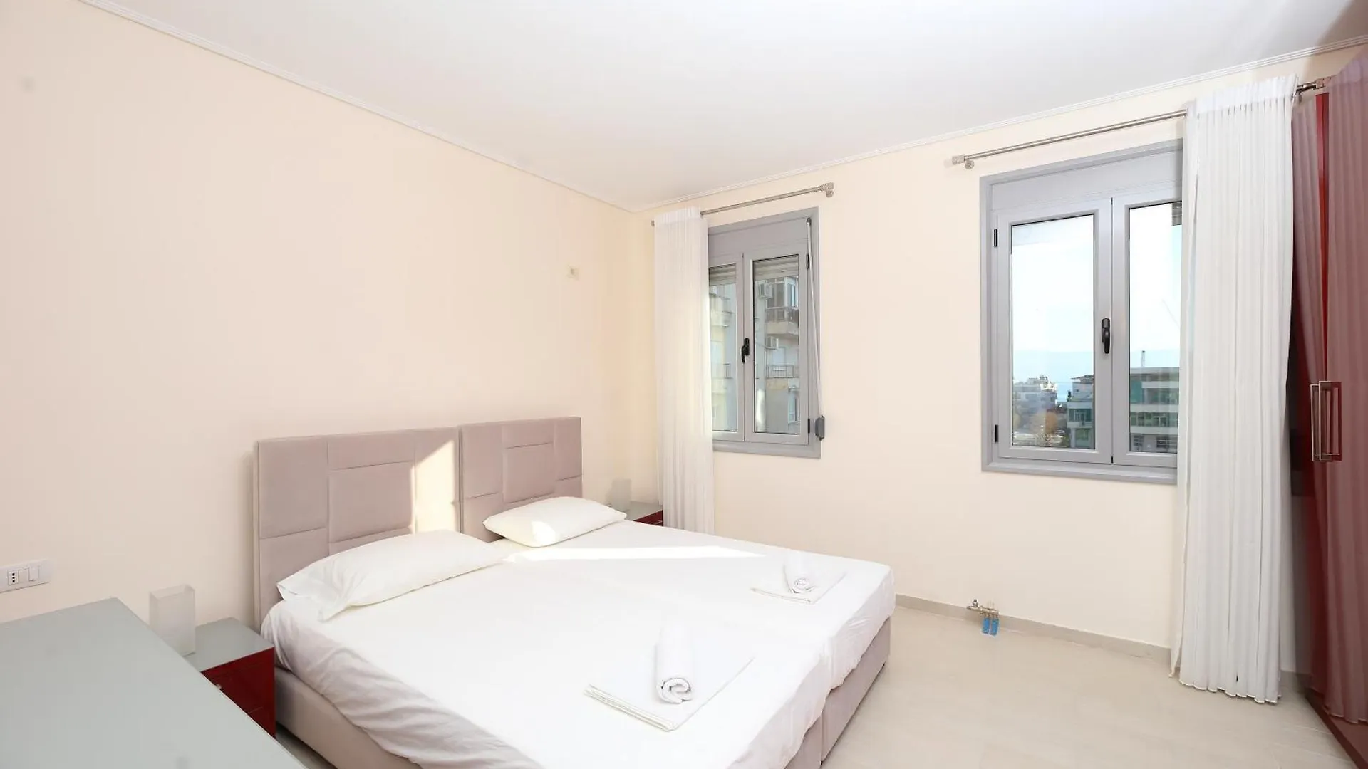Inner City Hub Vlore 0*,  Albania