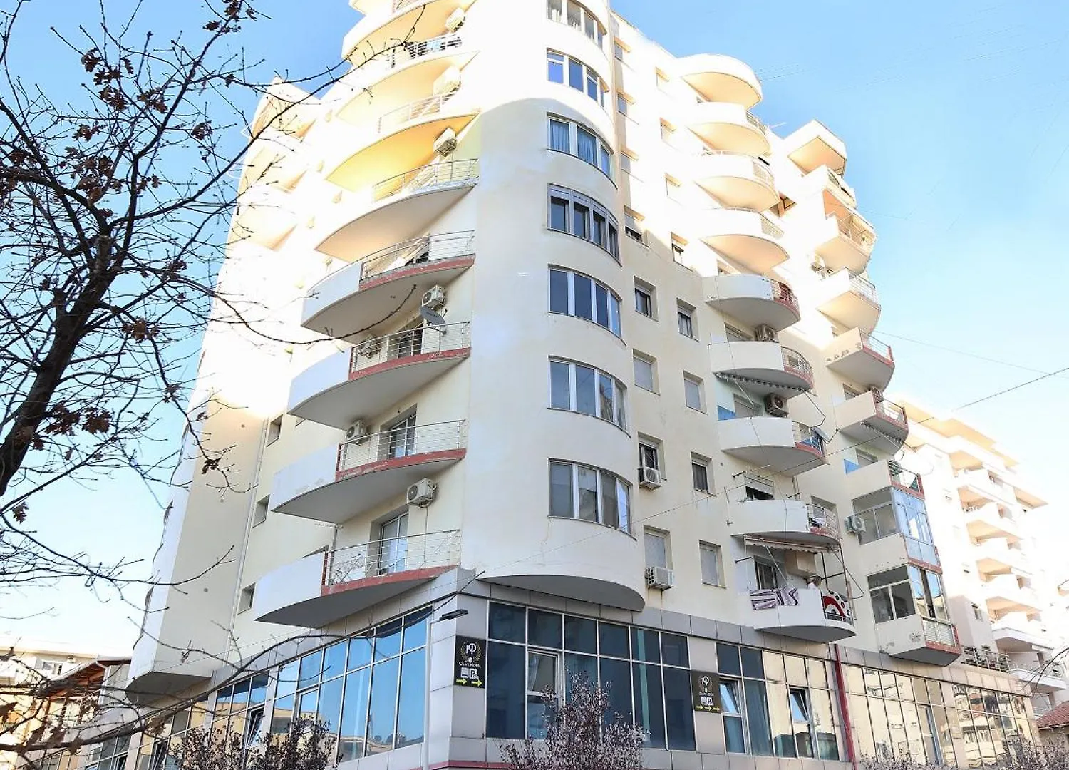 Inner City Hub Vlore Apartment